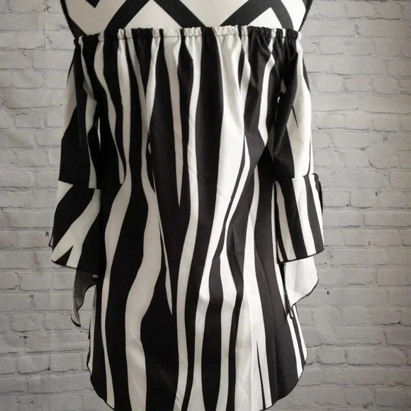 NWT Zebra Print Off The Shoulder Top SM - Picture 3 of 5